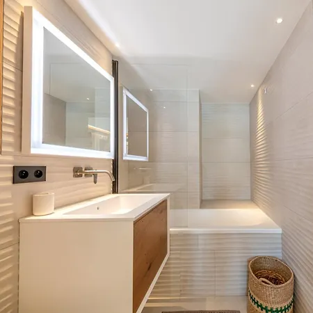De Luxe Avec Piscine Et Sauna, 8 Couchages A - Fr-1-694-437 Apartment *