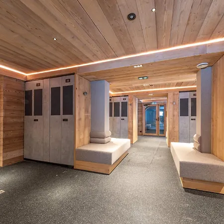 De Luxe Avec Piscine Et Sauna, 8 Couchages A - Fr-1-694-437