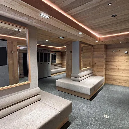 De Luxe Avec Piscine Et Sauna, 8 Couchages A - Fr-1-694-437